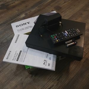 Sony BDP-S1700 Wired Streaming Blu-Ray/DVD Player (2016 Model)